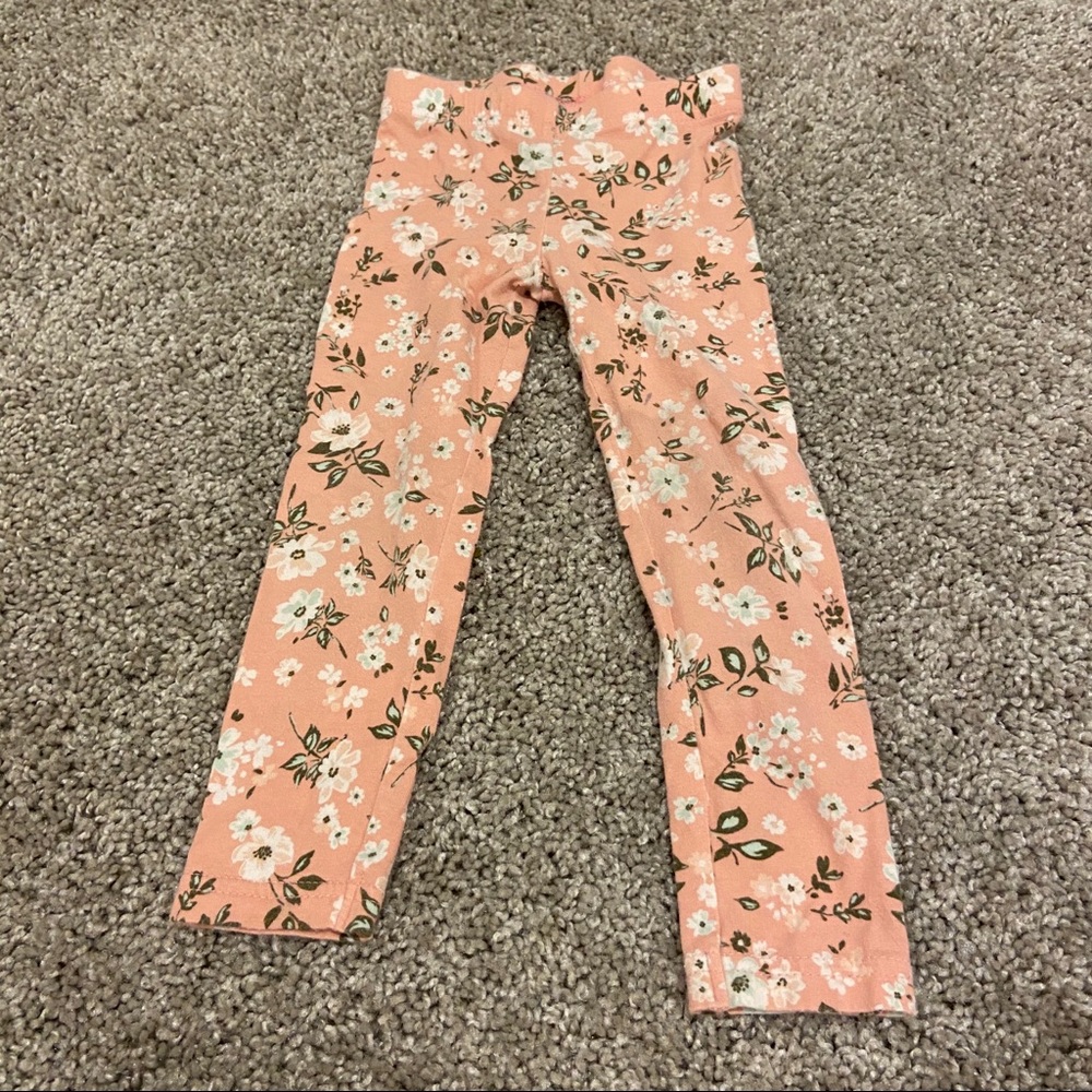 3/$20✨ Girls 2T bundle of tops and bottoms - Picture 9 of 12